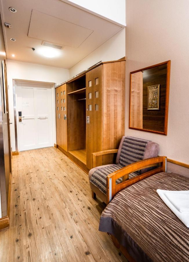 פונקהריו Hotel Kruunupuisto מראה חיצוני תמונה
