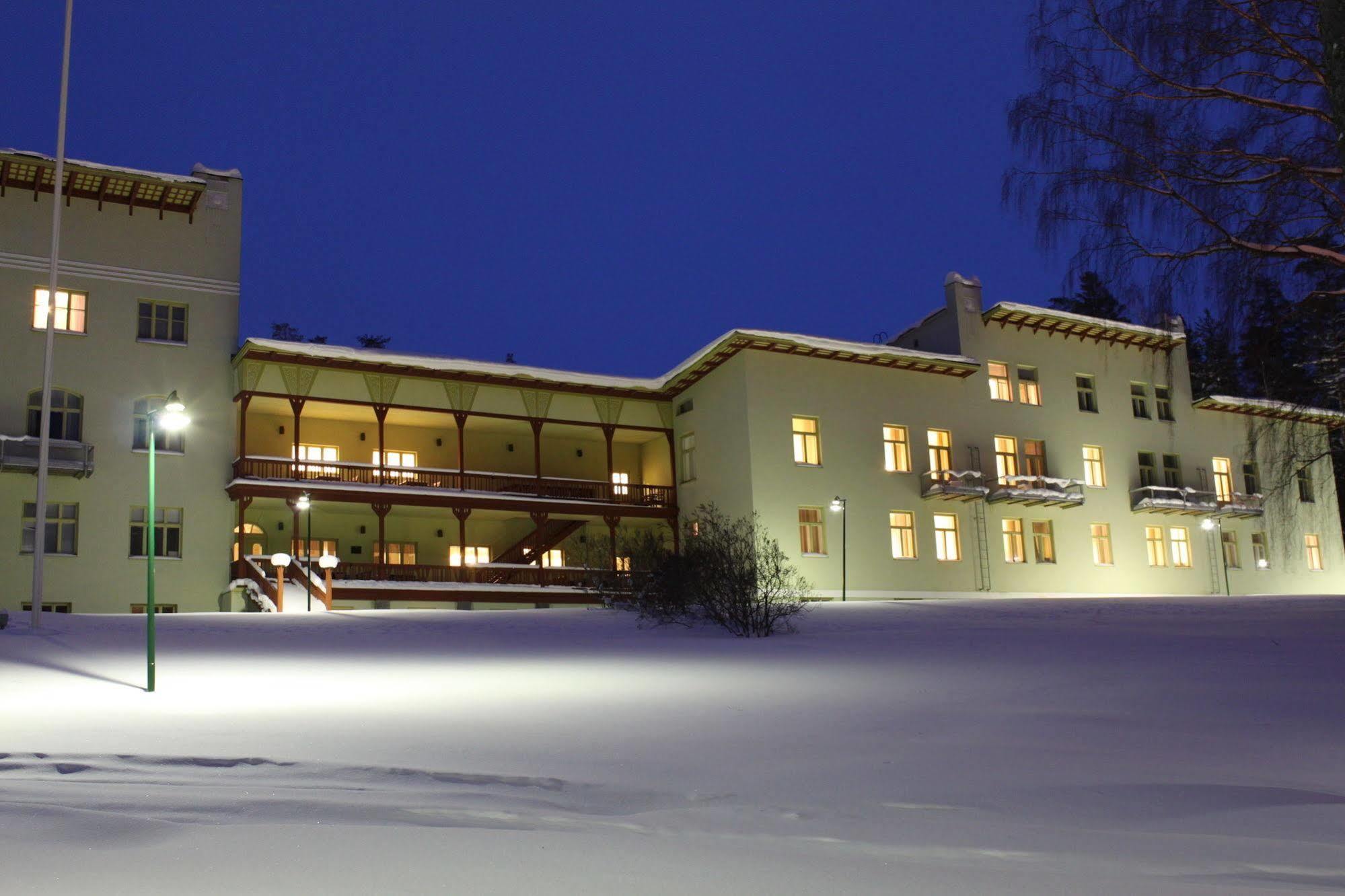 פונקהריו Hotel Kruunupuisto מראה חיצוני תמונה