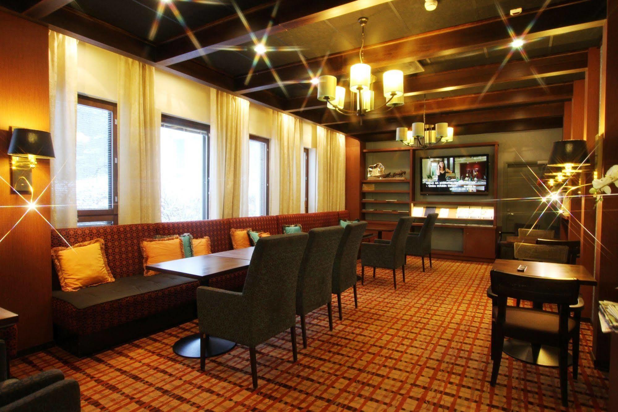 פונקהריו Hotel Kruunupuisto מראה חיצוני תמונה